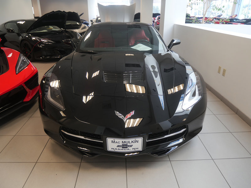 2017 Chevrolet Corvette Stingray 1LT photo 2