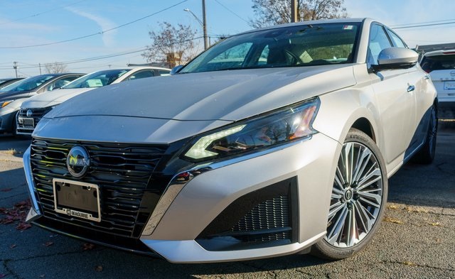 2025 Nissan Altima SL's photo