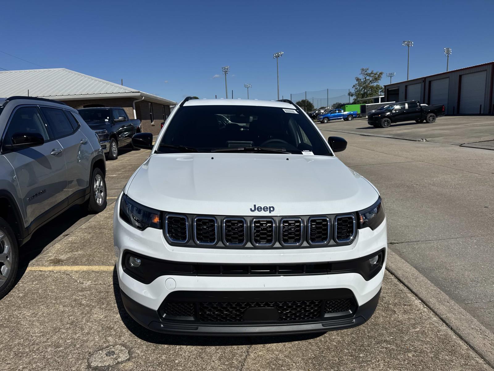 2026 Jeep Compass Latitude Altitude photo 2