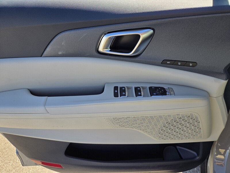 2026 Kia Carnival EX photo 10