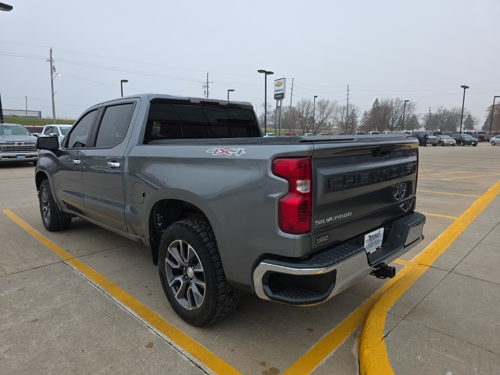 2020 Chevrolet Silverado 1500 LT photo 2