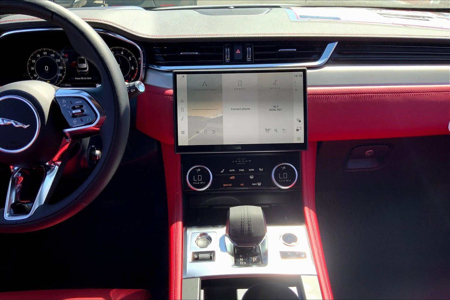 2026 Jaguar F-PACE P250 R-Dynamic S photo 6
