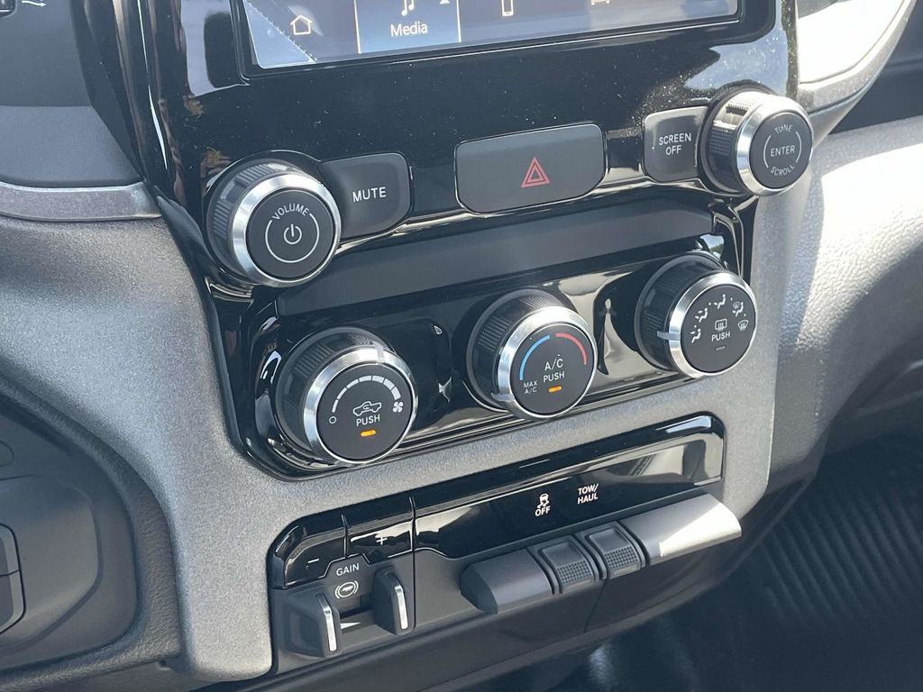 2025 Ram 2500 Tradesman photo 35