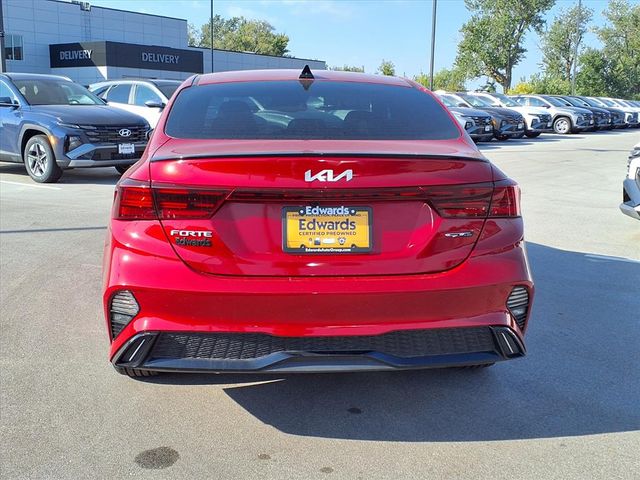 2024 Kia Forte GT-Line photo 4