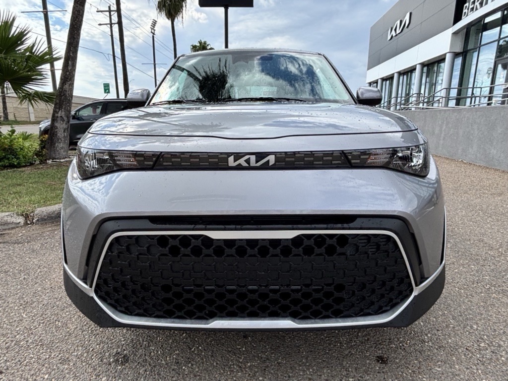 2025 Kia Soul LX S photo 3