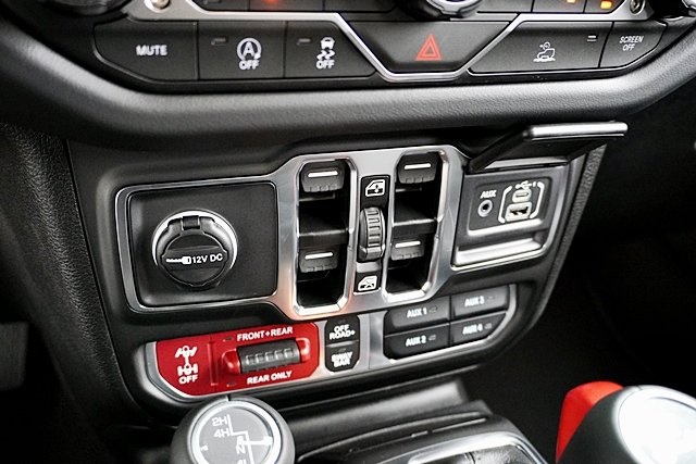 New 2025 Black Clear-Coat Exterior Paint Jeep Rubicon image 36