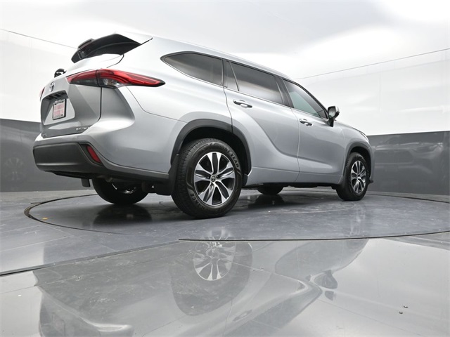 2022 Toyota Highlander XLE photo 32