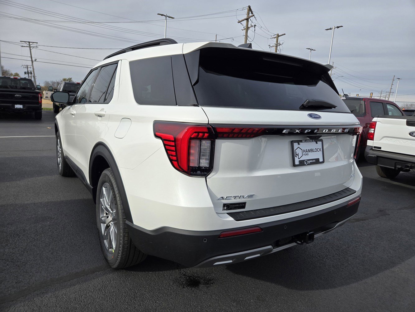 2026 Ford Explorer photo 3