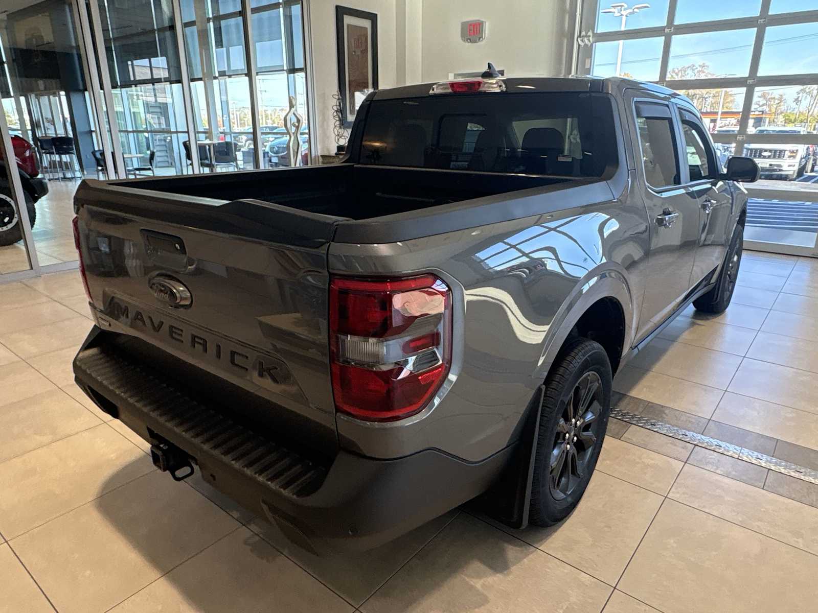 2023 Ford Maverick Lariat photo 2