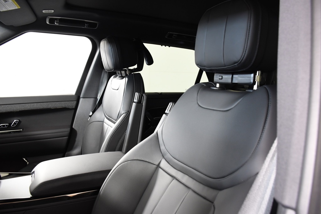 2025 Land Rover Range Rover Sport SE photo 15