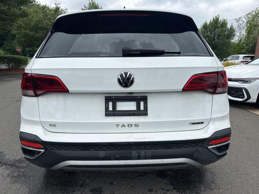 2022 Volkswagen Taos SE photo 3