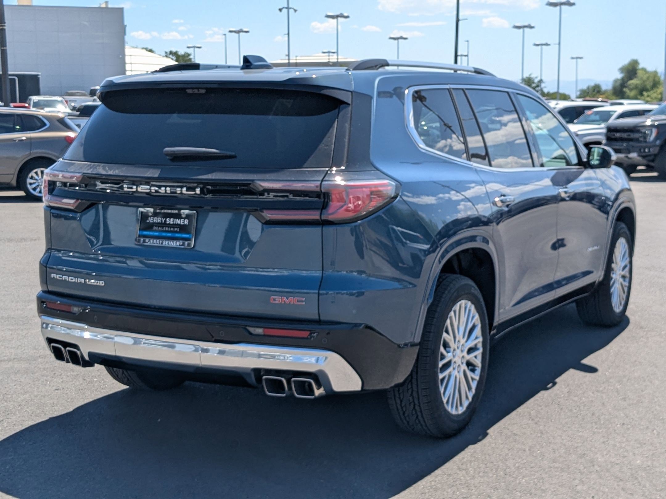 2026 Gmc Acadia Denali photo 4