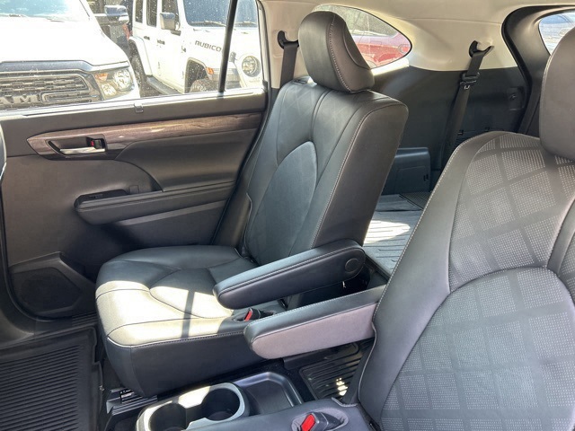 2020 Toyota Highlander Platinum photo 7