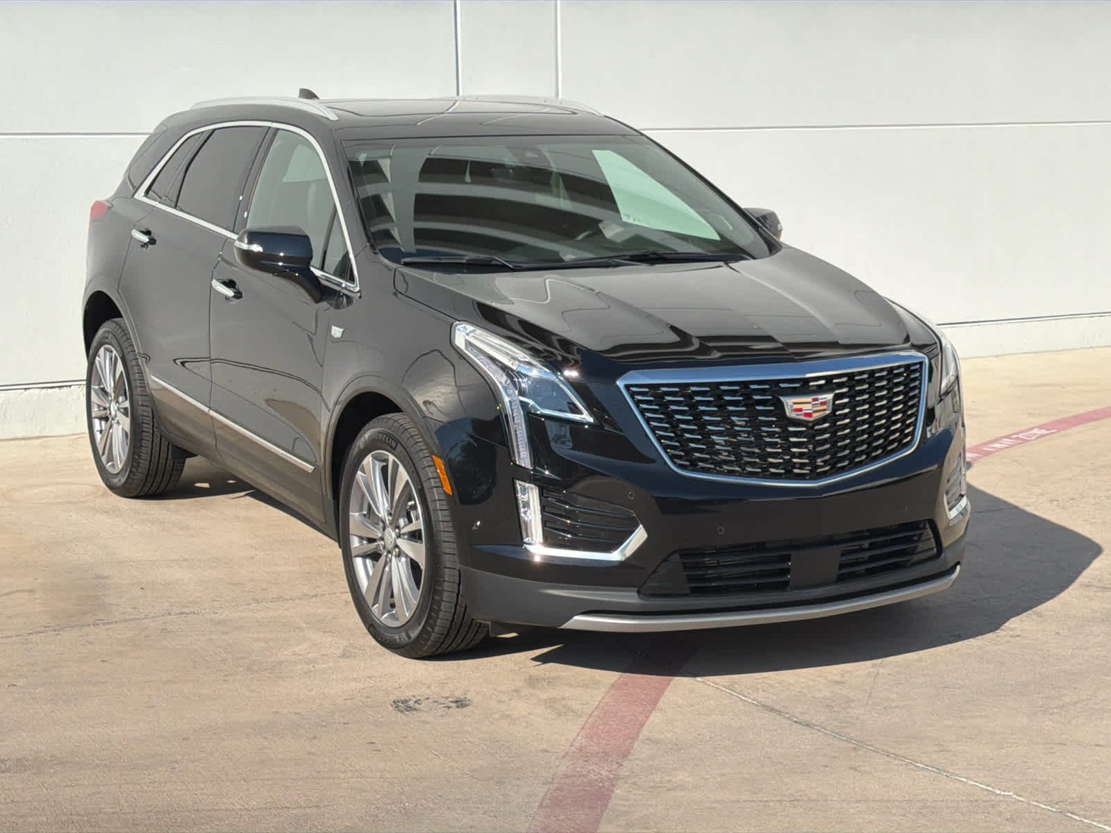 2024 Cadillac XT5 Platinum Premium Luxury photo 3