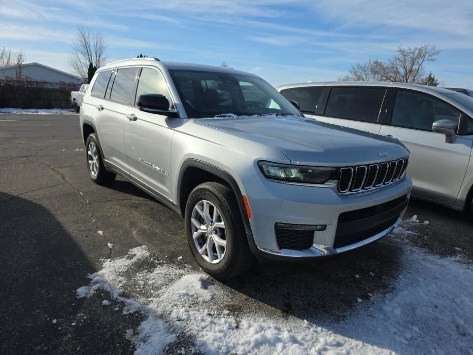 2022 Jeep Grand Cherokee L Limited's photo