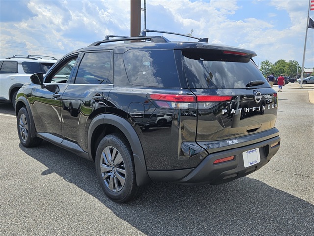 2025 Nissan Pathfinder SV photo 7