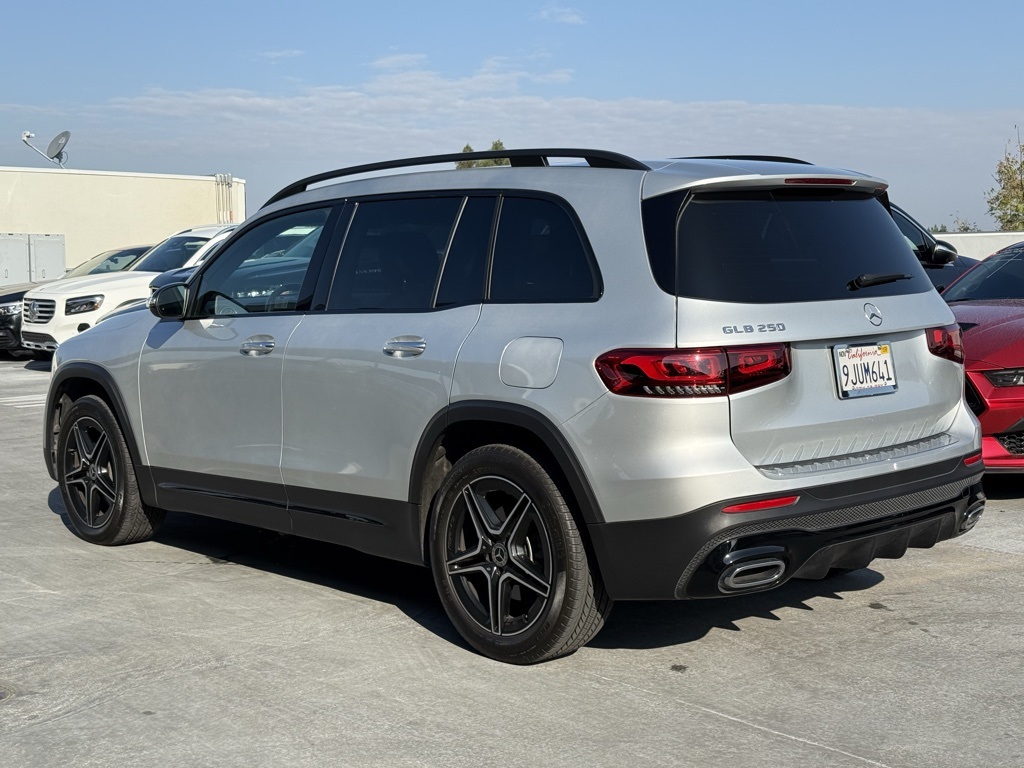 2023 Mercedes Benz GLB 250 photo 2