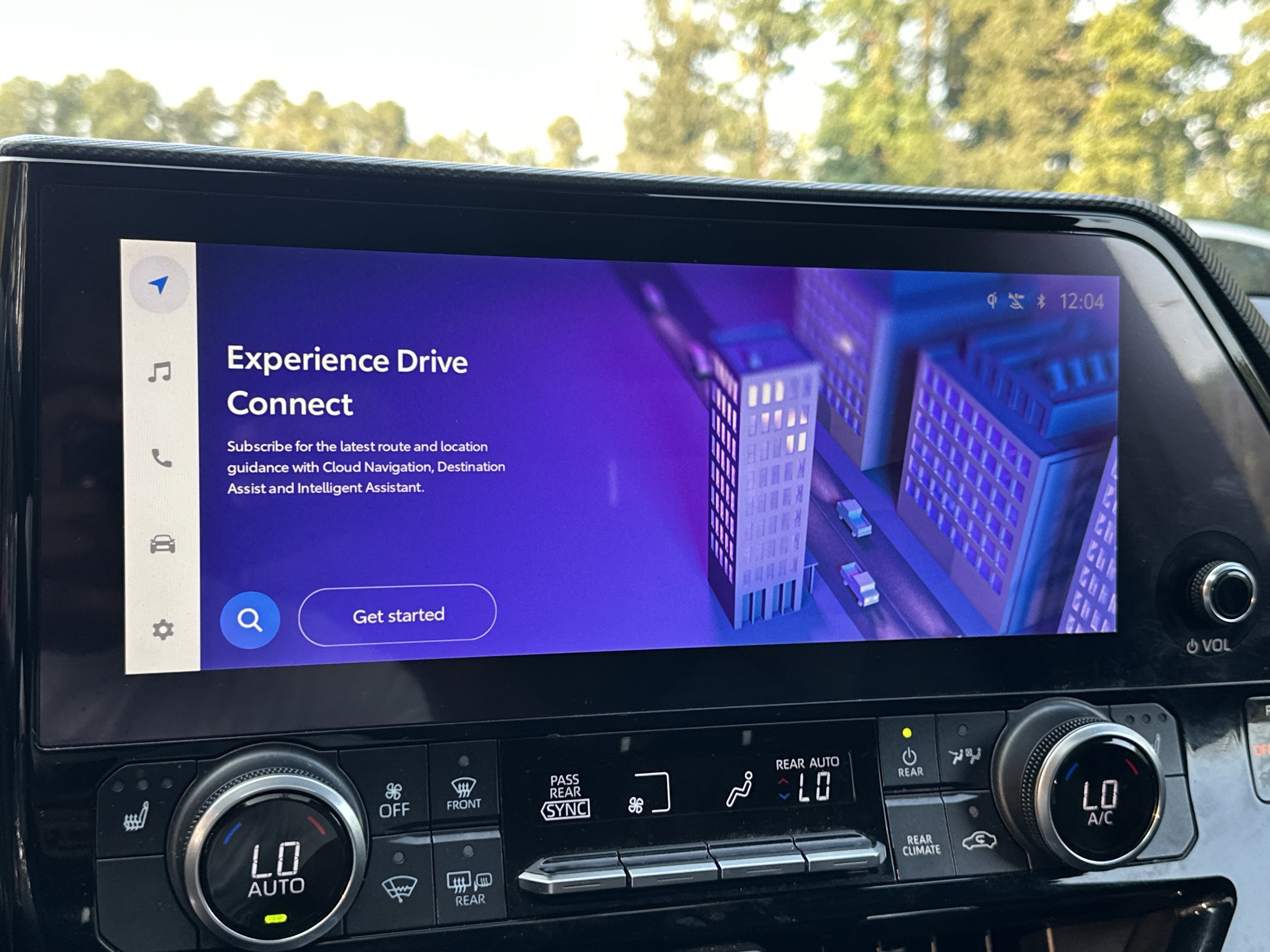 2023 Toyota Highlander L photo 2