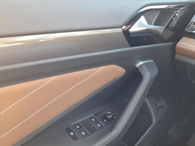 2026 Volkswagen Jetta SEL photo 18