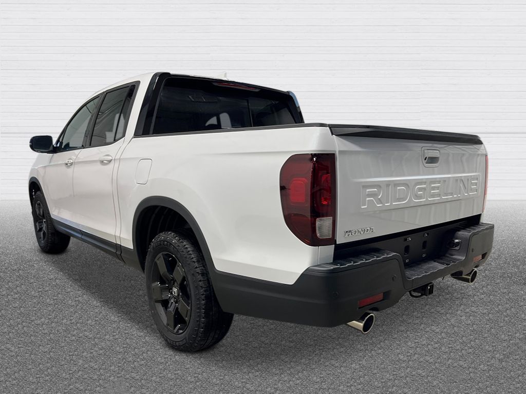 2025 Honda Ridgeline Black Edition photo 3