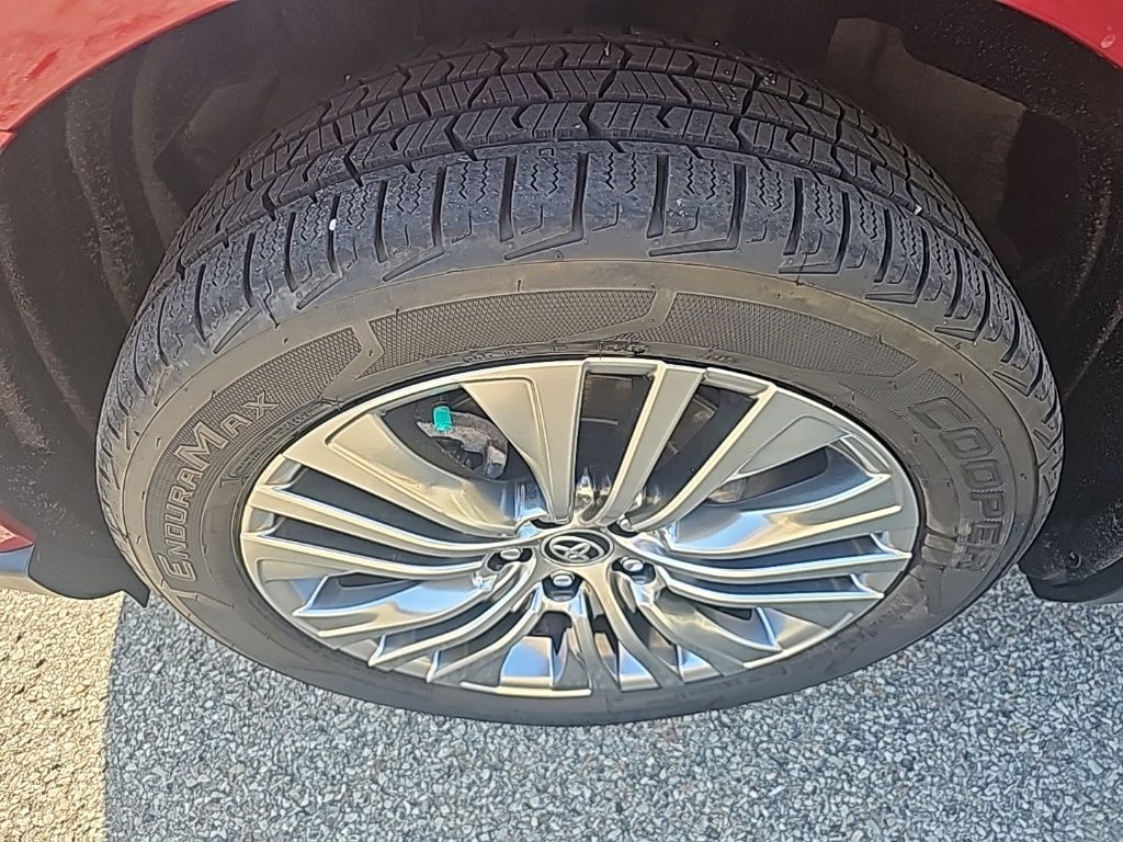 2021 Toyota Venza XLE photo 31