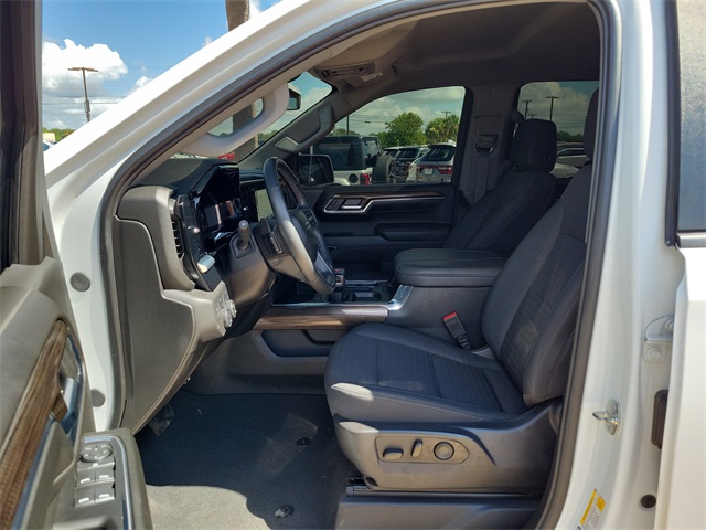 2024 Chevrolet Silverado 1500 RST photo 10