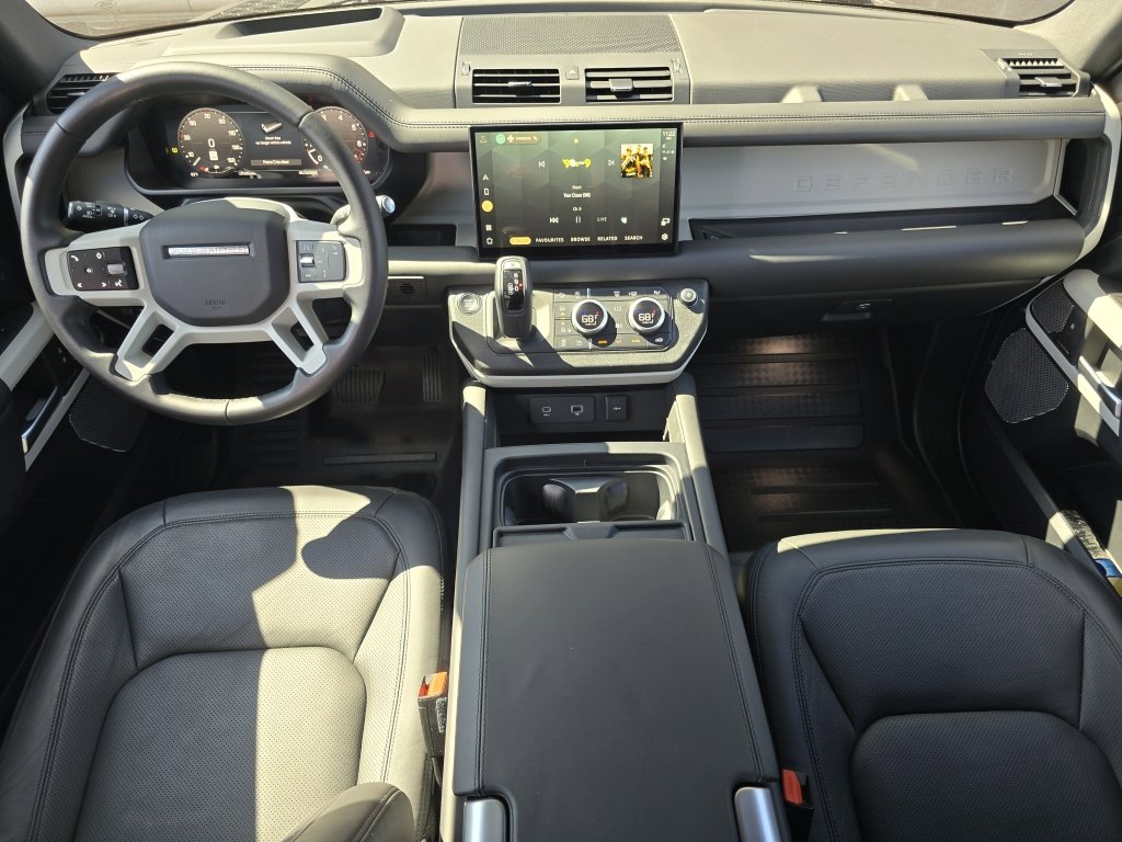 2023 Land Rover Defender 130 S photo 30