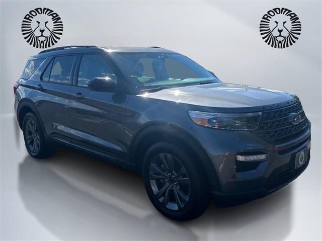 2022 Ford Explorer XLT photo 2