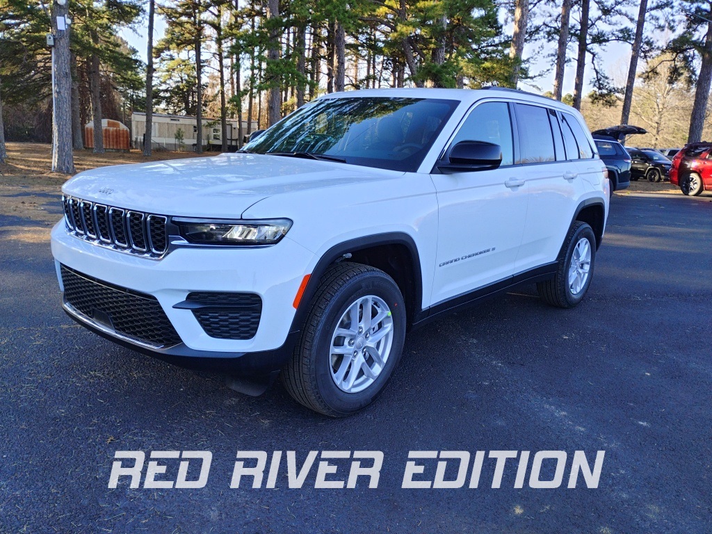 2025 Jeep Grand Cherokee Laredo's photo