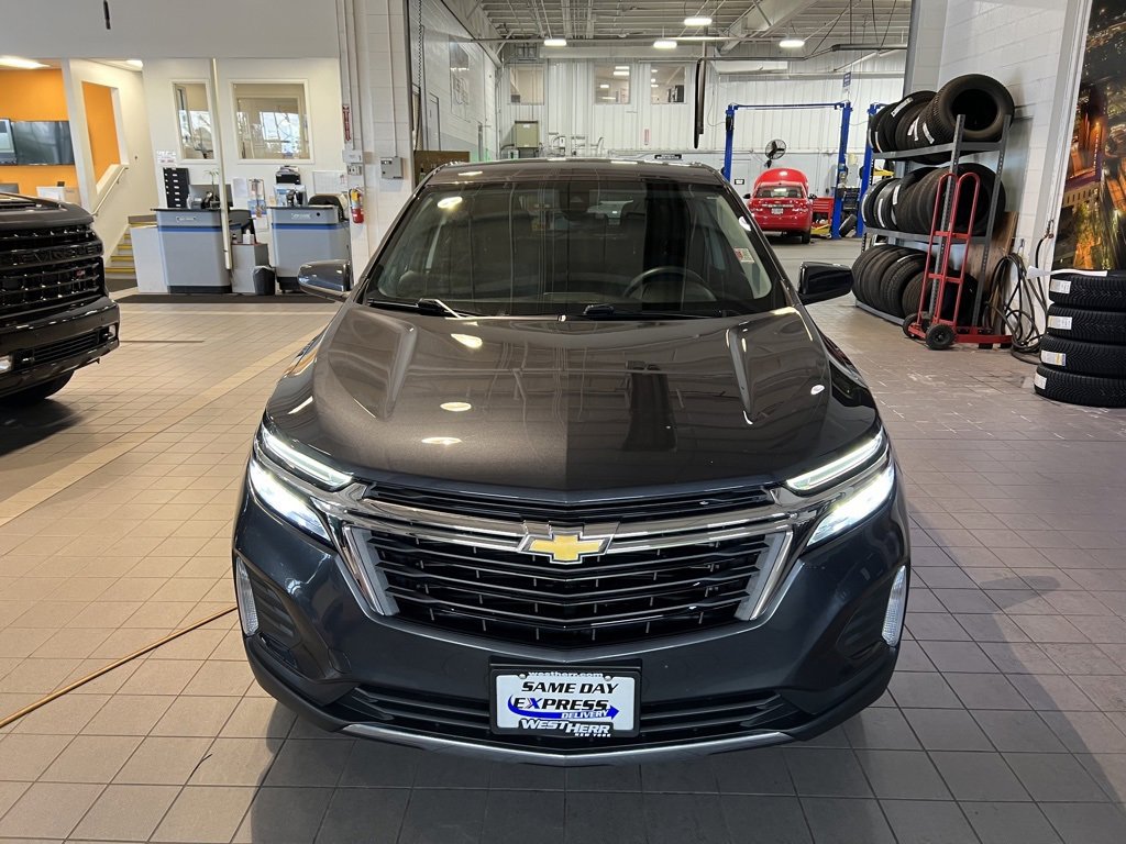 2022 Chevrolet Equinox LT photo 2