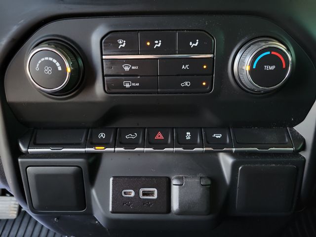 2022 Chevrolet Silverado 1500 Custom photo 11