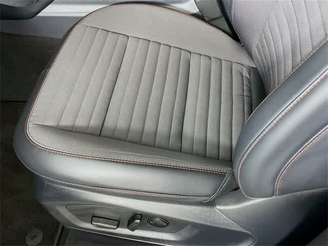 2025 Ford Explorer ST-Line photo 22