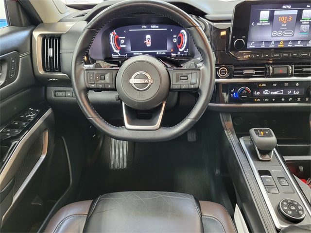 2023 Nissan Pathfinder Platinum photo 23