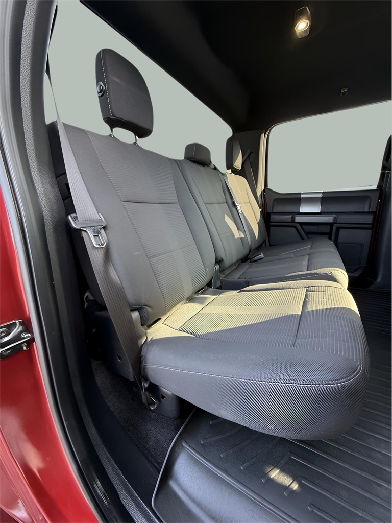 2015 Ford F-150 XLT photo 20