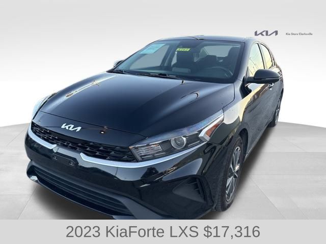 2023 Kia Forte LXS photo 3