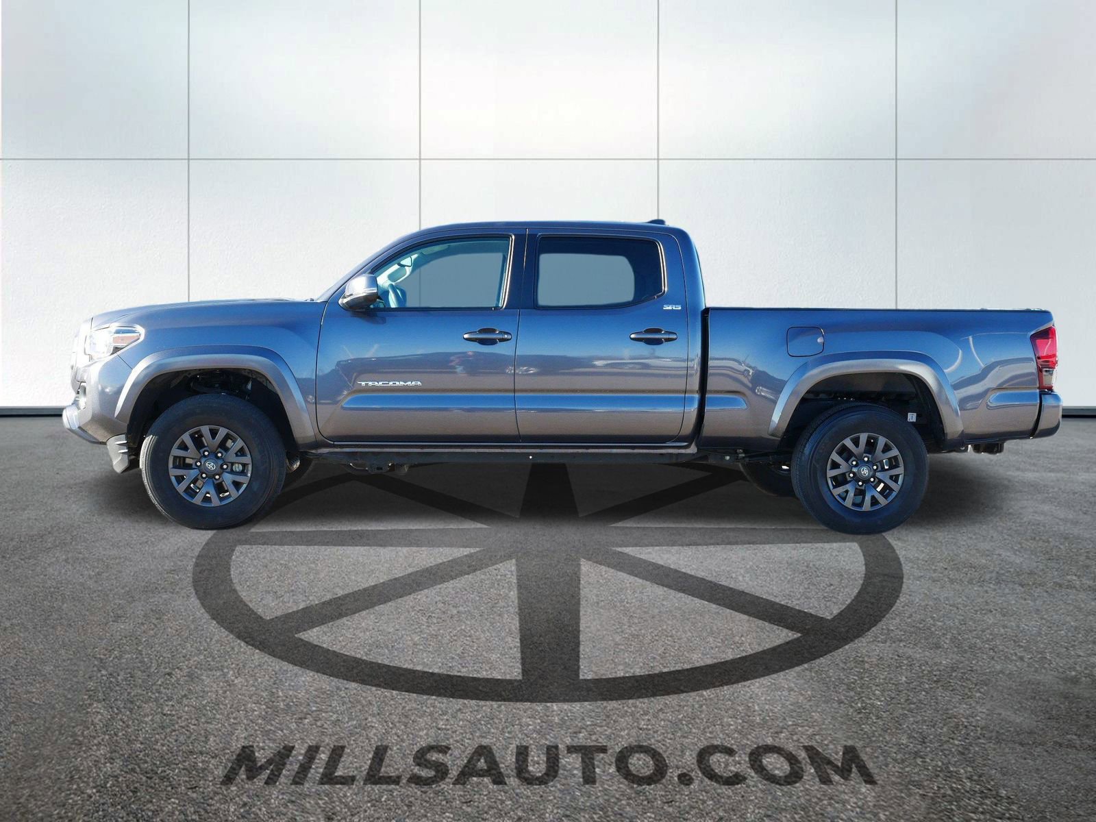 2023 Toyota Tacoma SR5 photo 2