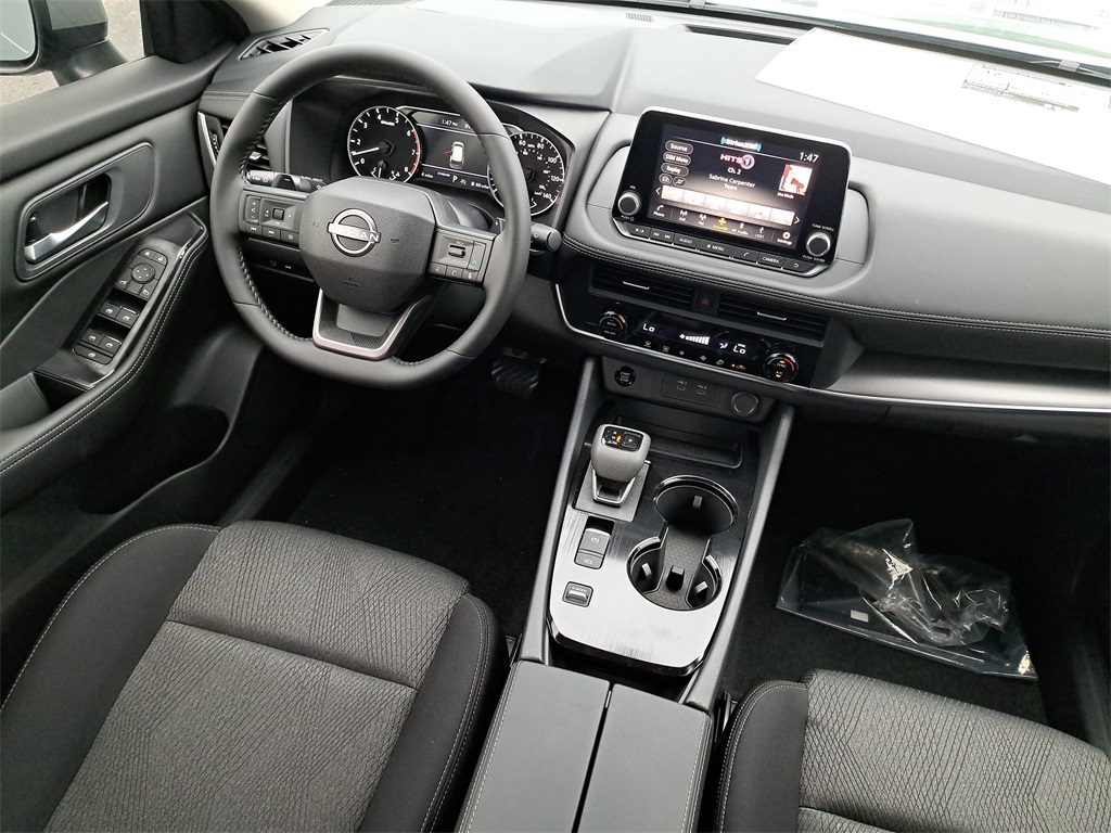 2026 Nissan Rogue SV photo 14