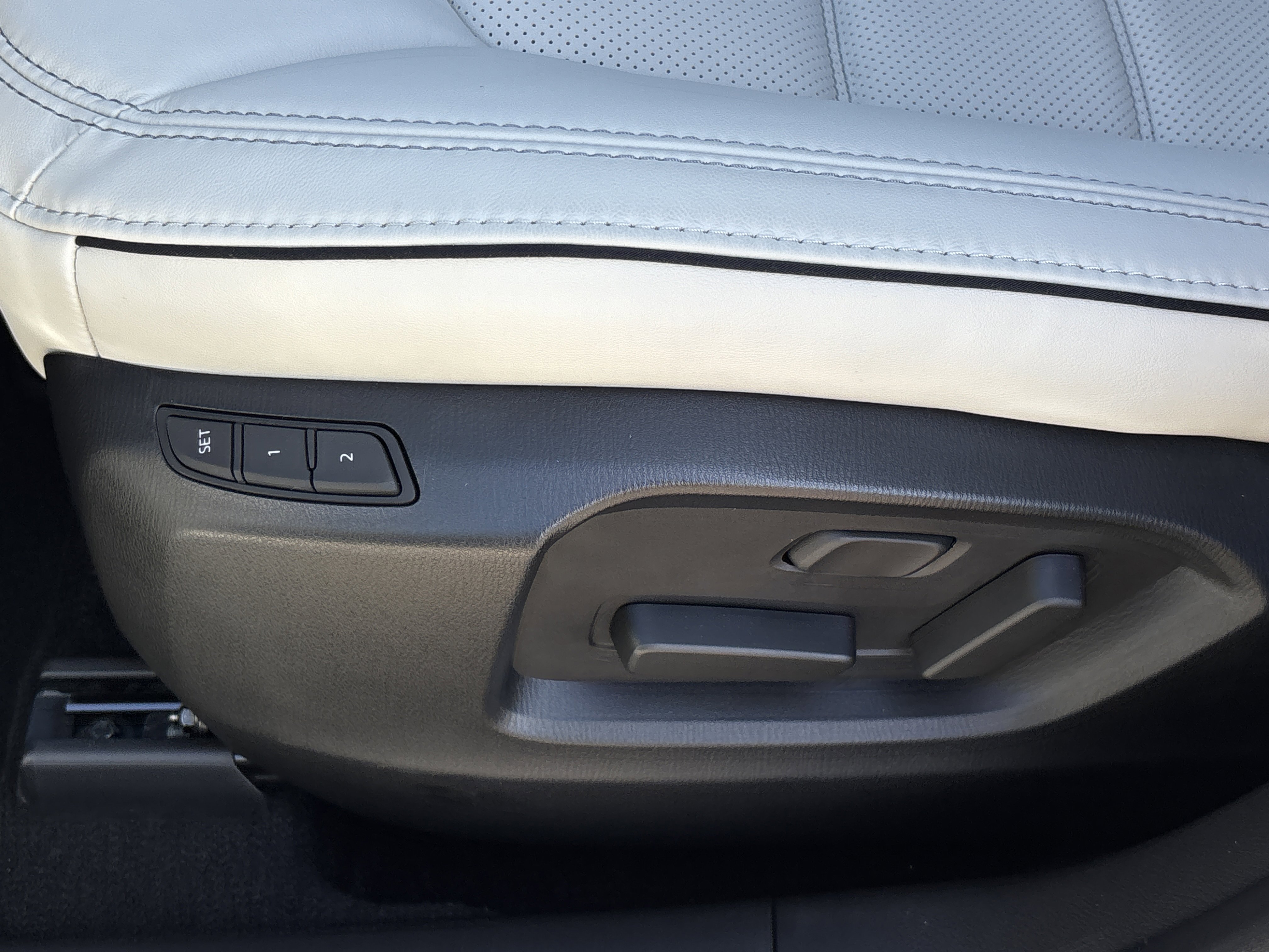 2025 Mazda CX-5 2.5 S Preferred photo 2