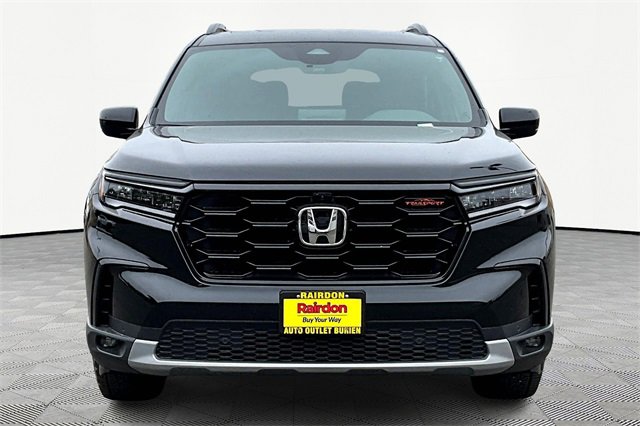 2025 Honda Pilot TrailSport photo 3