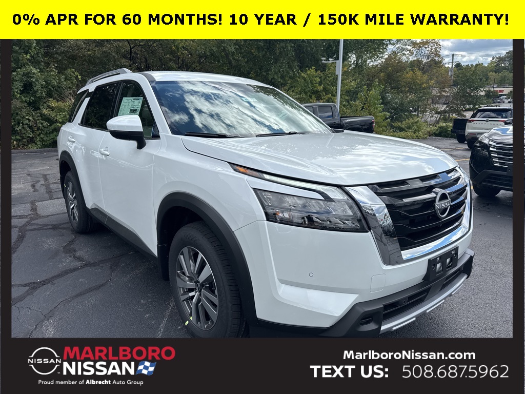 2025 Nissan Pathfinder SL's photo