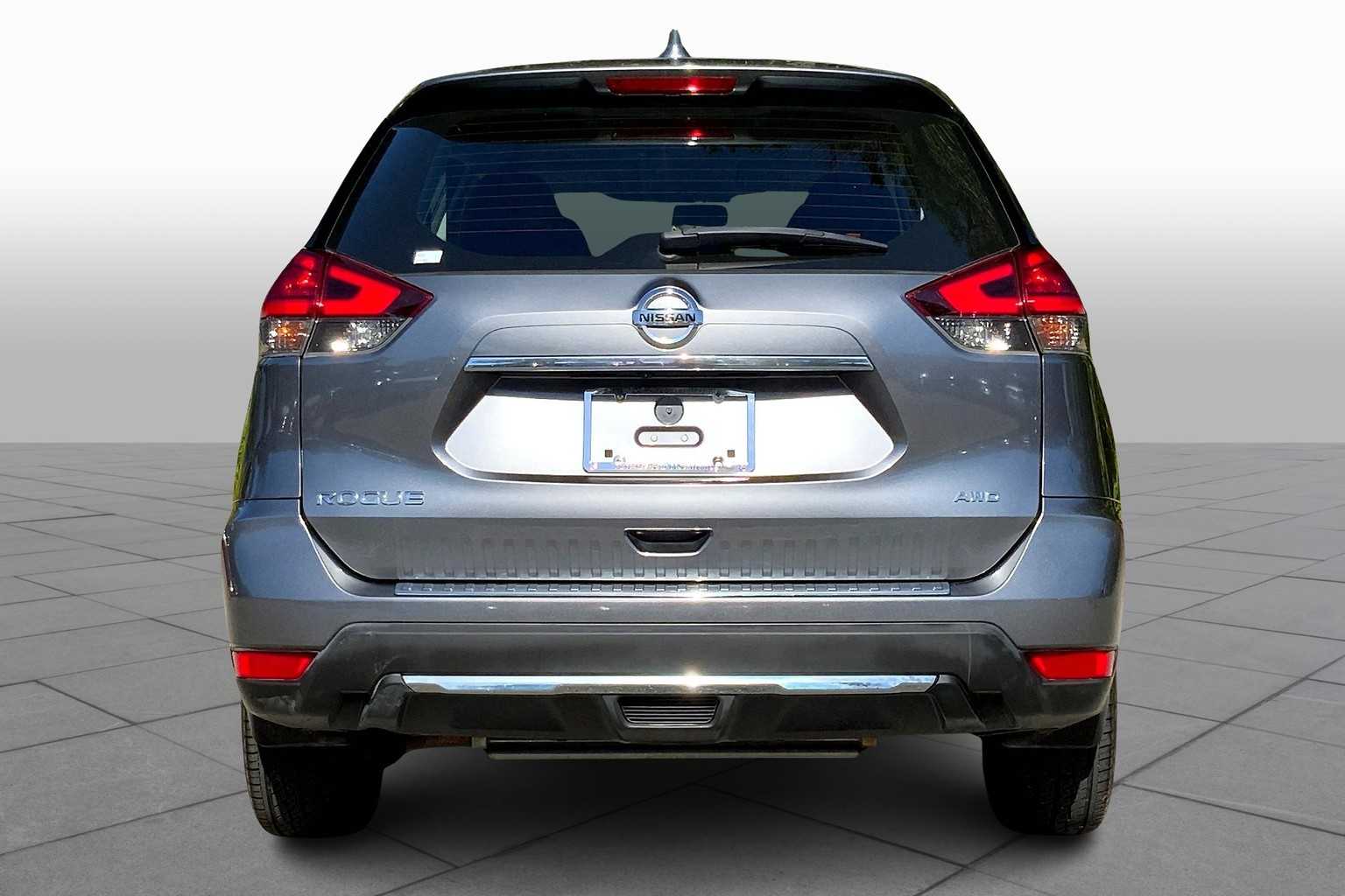 2017 Nissan Rogue S photo 4