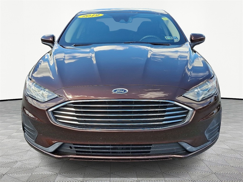 2019 Ford Fusion SE photo 2