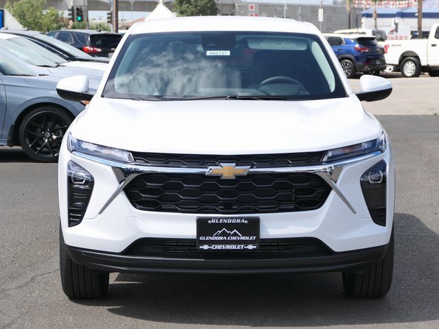 2026 Chevrolet Trax LS photo 4