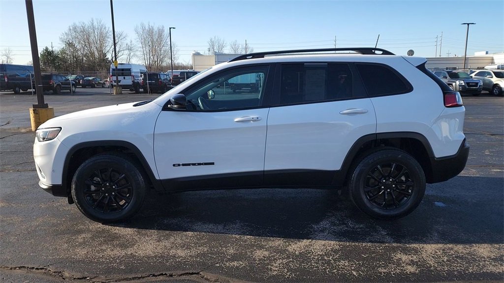 2023 Jeep Cherokee Altitude Lux photo 5