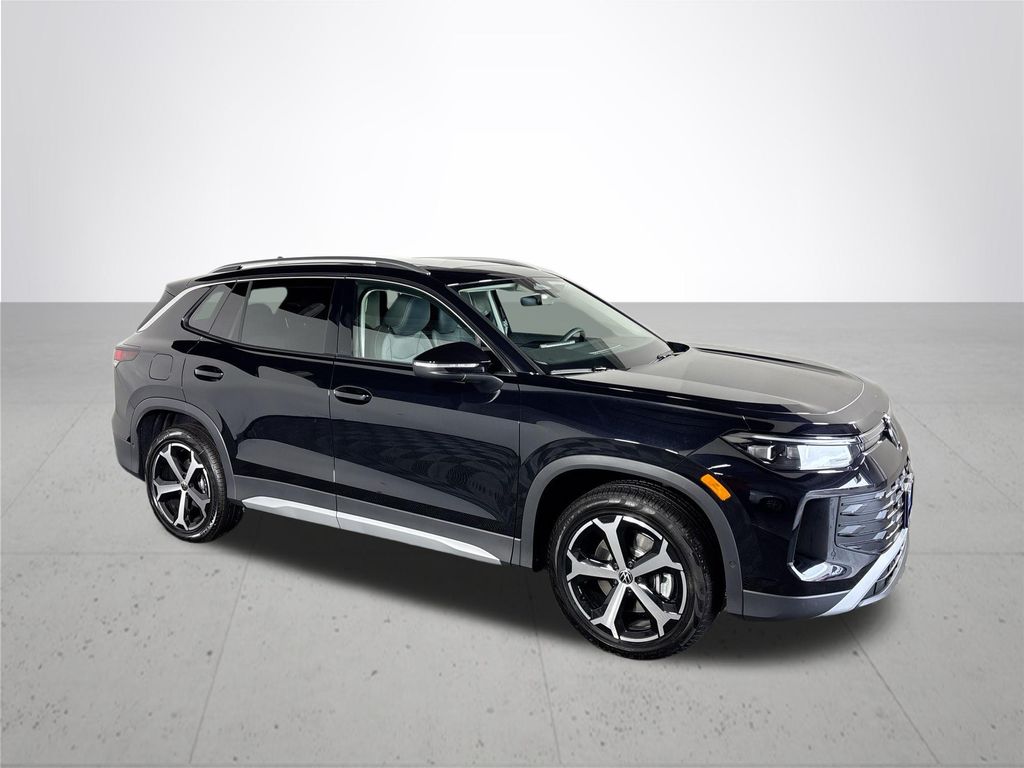 2026 Volkswagen Tiguan SE photo 4