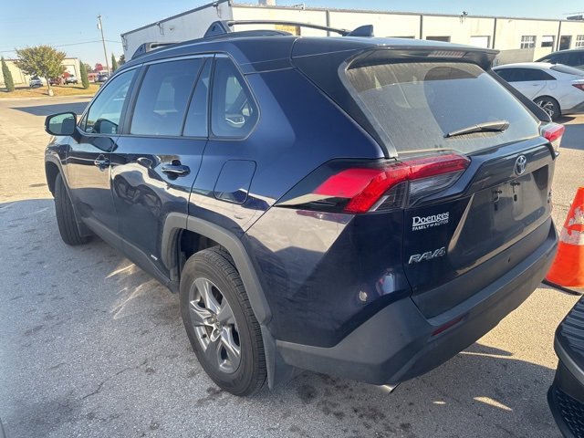 2023 Toyota RAV4 Hybrid XLE photo 4