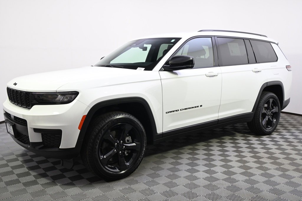 Used 2023 Jeep Grand Cherokee L Altitude with VIN 1C4RJKAG7P8769523 for sale in Minneapolis, Minnesota