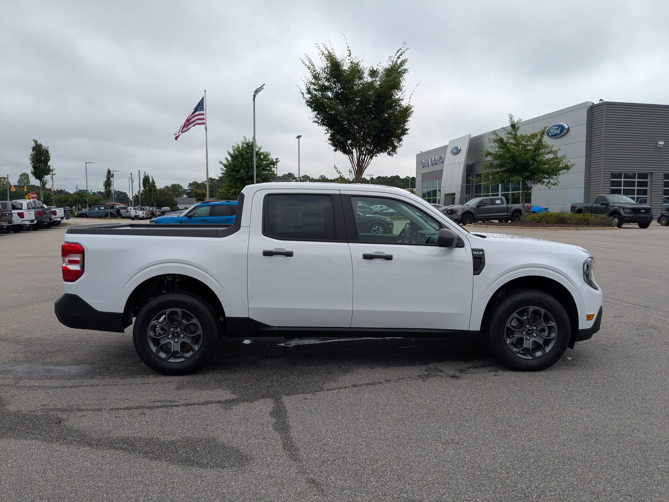 2025 Ford Maverick XLT photo 6