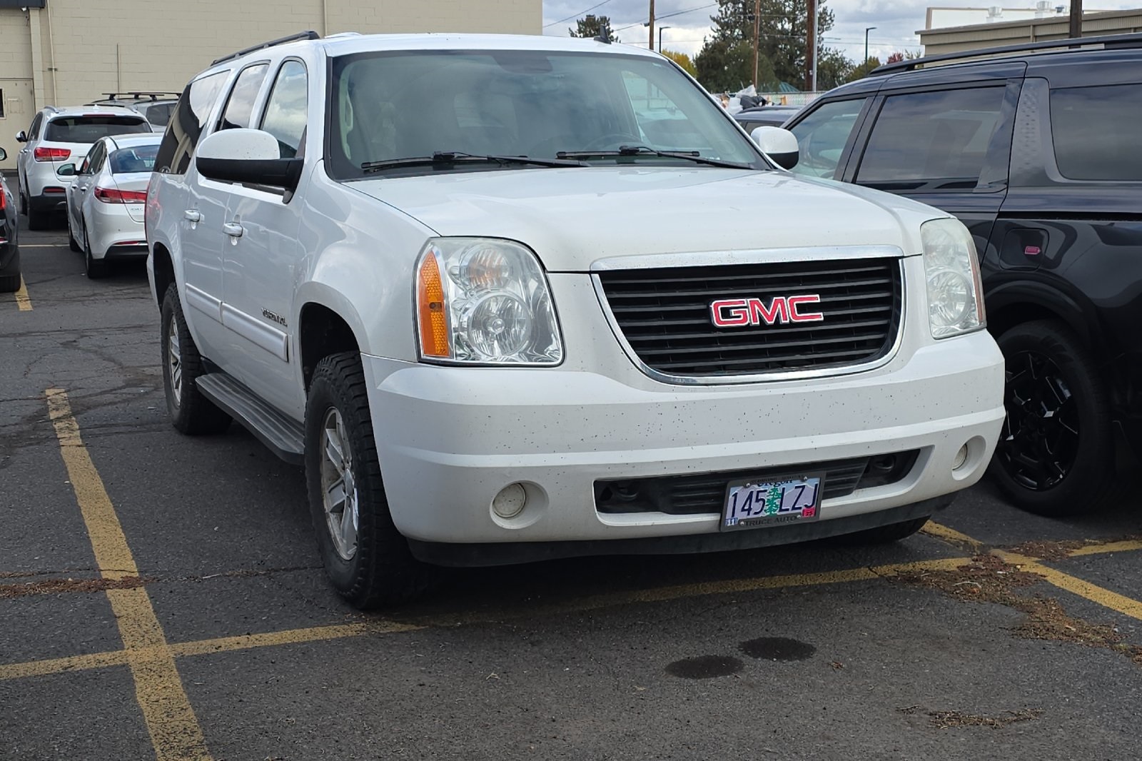 2011 Gmc Yukon XL SLE 1500 photo 2
