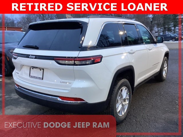 2025 Jeep Grand Cherokee Laredo X photo 3